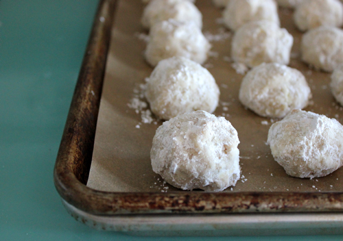 {recipe} Mexican Wedding Cookies (aka Russian Tea Cakes) in the Food ...